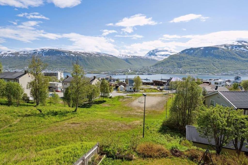Sea & Mountain View Apartment Tromso Exterior photo